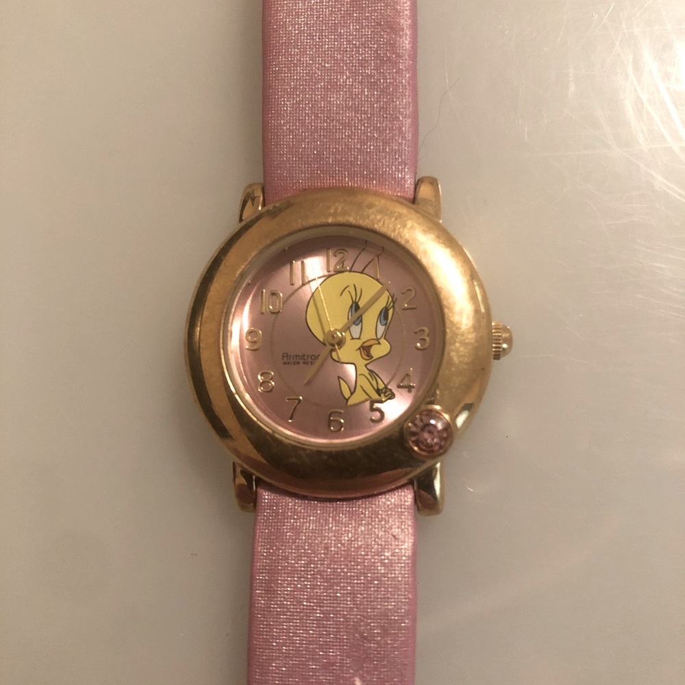 Ladies 2001 ARMITRON Tweety Bird Gold Tone Pink Crystal Accent Watch